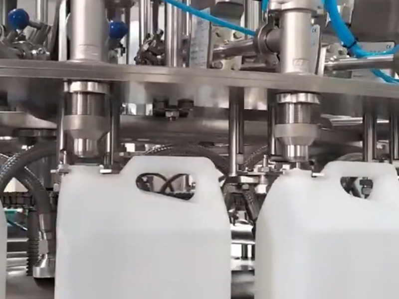 自动液体定量灌装机助力企业实现高效精准出产